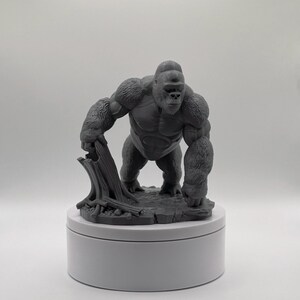 Statymodell av silverryggig gorilla | Realistisk gorillafigur | Skulptur av vilda djur | Djungeldekor | Gåva till djurälskare |