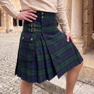 Kilt tartan unisexe | Jupe plissée en lin à carreaux style cargo Black Watch | Kilt à poches utilitaires | Idée cadeau pour une fête Renaissance