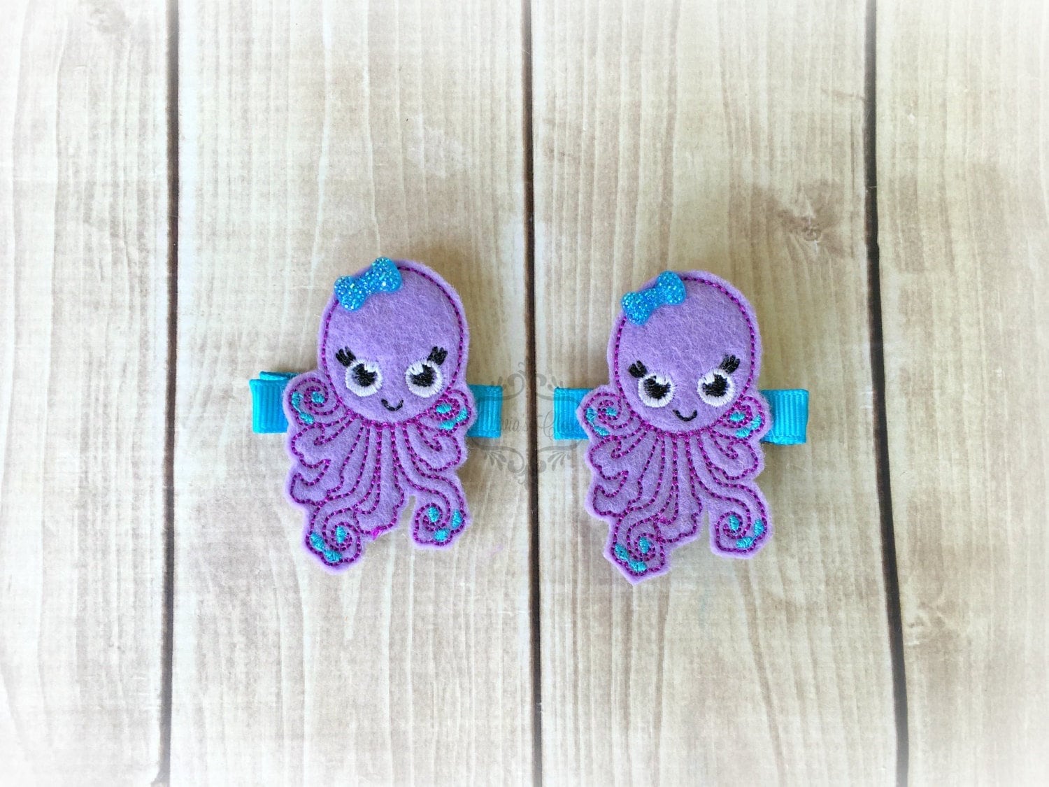 【関税＆送料込み】Versace Jellyfish Satin Hair Clip Access Versace Jellyfish Satin Hair Clip Accessories In Black
