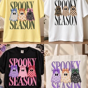 Op de afbeelding: Een collectie van drie t-shirts en één tote bag met de tekst SPOOKY SEASON. De ontwerpen tonen drie spookfiguren versierd met strikken en diverse patronen, waaronder bloemen, pompoenen, sterren, luipaardprint en ruitjespatronen.