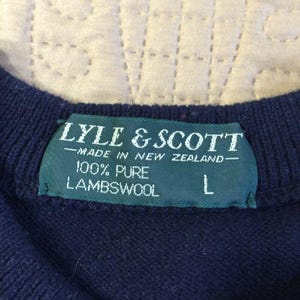 Sweter z wełny lyle & scott argyle z lat 90. z logo na rękawie, wyprodukowany w Nowej Zelandii, rozmiar L zdjęcie 4