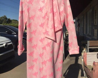 1960s Leslie Fay Knits Pink Bird Print Mod Shift Dress, Bow Neckline, Union Made