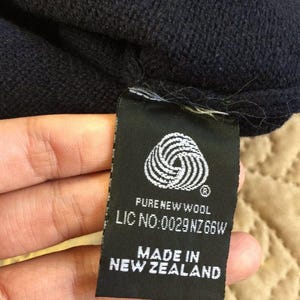 Sweter z wełny lyle & scott argyle z lat 90. z logo na rękawie, wyprodukowany w Nowej Zelandii, rozmiar L zdjęcie 3