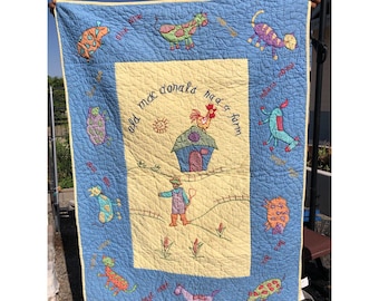 Vintage Y2K Bloomingdales Old MacDonald Farm Baby Quilt Cotton Embroidered 36x50