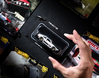 Hot Wheels 1:64 Display Case – Portable Acrylic Keychain Holder