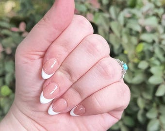Ivory Kiss – Handmade French Tip Press-On Nails