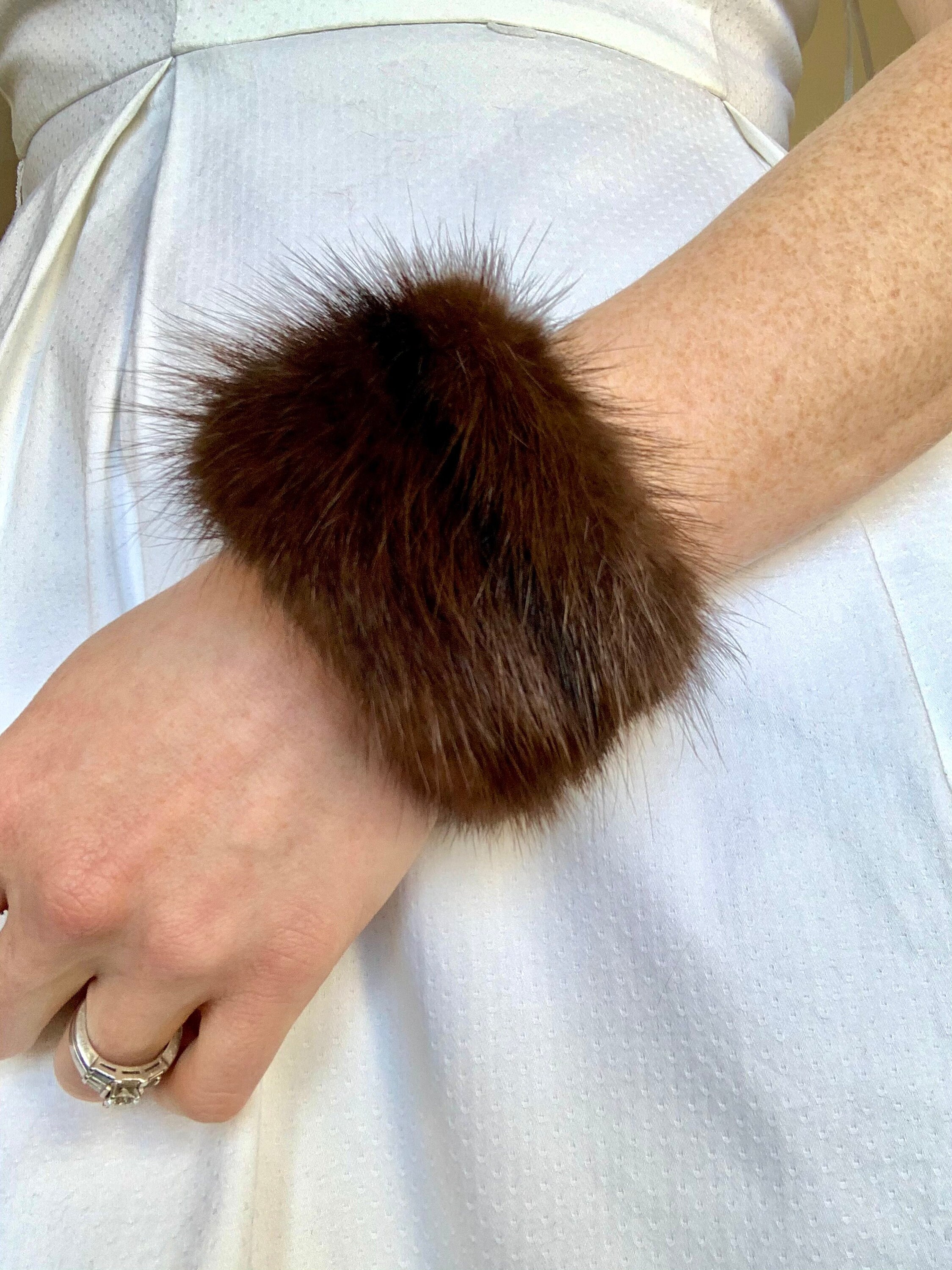 その他 BURBERRY MINK FUR BRACELET BURBERRY MINK FUR BRACELET