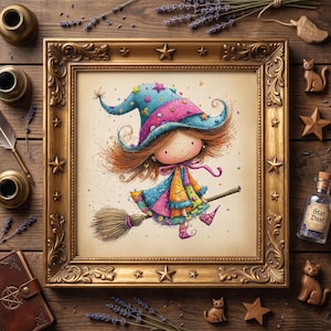 Könnte beinhalten: Ein gerahmtes Kreuzstichbild, das eine Zeichentrickfigur mit braunen Haaren zeigt, die einen blau-rosa spitzen Hut trägt und auf einem Besen fliegt. Die Figur trägt ein buntes Patchwork-Kleid. Der Rahmen ist goldfarben und mit Sternen verziert.