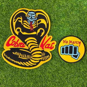 Karate Kid Cobra Kai Rücken Großes Dojo Komplette Uniform Gestickter Aufnäher zum Aufbügeln oder Aufnähen Abzeichen Requisite Johnny Lawrence Strike First Hard No Mercy DIY