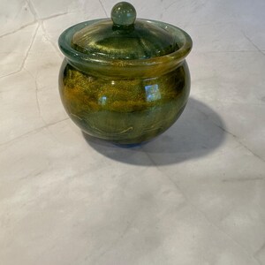 Hand Crafted Resin Honey Jar with Sculpted Knob Lid