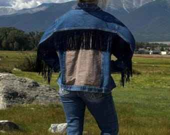 Veste en jean à franges noires