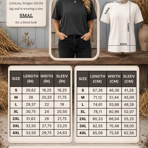 K&ouml;nnte beinhalten: Eine Comfort Colors 1717 T-Shirt-Gr&ouml;&szlig;entabelle mit einem dunkelgrauen T-Shirt an einem Model, einem wei&szlig;en T-Shirt an einer Schaufensterpuppe mit L&auml;ngen-, Breiten- und &Auml;rmelma&szlig;en sowie zwei Tabellen mit Ma&szlig;en in Zoll und Zentimetern.