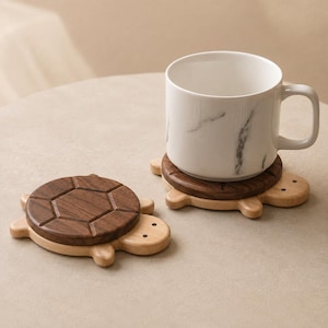 Träunderlägg i sköldpadda-stil, 2-pack | Kaffemugghållare | Bordskydd | Köksdekor | Presenter till sköldpaddsälskare