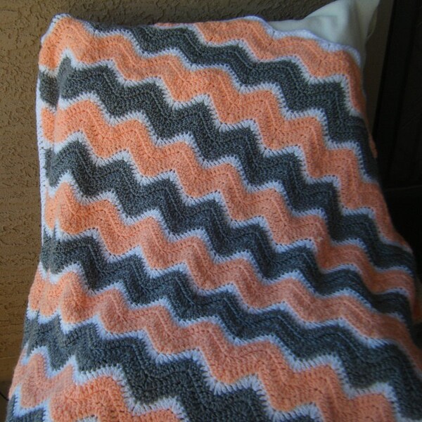 Gorgeous Crocheted Chevron Baby Blanket in Peach, Grey and White