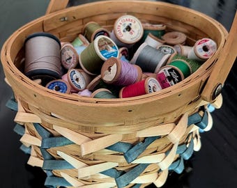 Wooden** Spools of Colored Thread - USA Vintage 1940s/50s -  Lot of 10