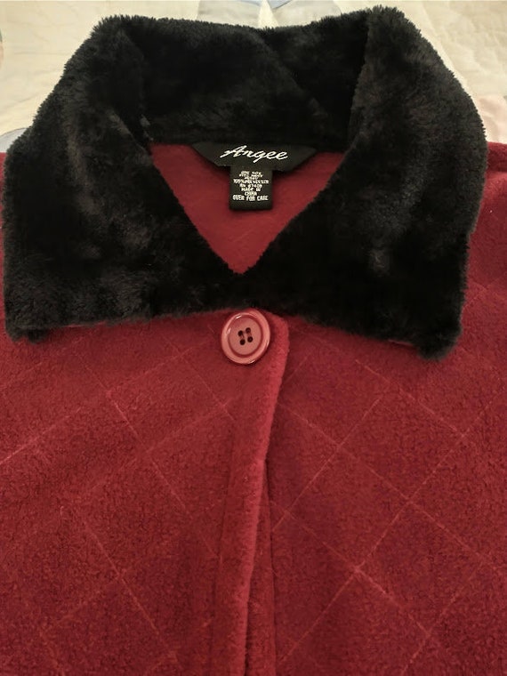 SALE !! Plush Cape* with Faux Fur Trimmed Collar … - image 3