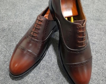 Handgefertigte braune Oxford-Schuhe aus Leder für Herren, Brogue-Schuhe mit Kappe, formelle Schuhe für Hochzeiten und Business.