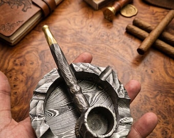 Juego de pipa y cenicero de acero de Damasco forjado a mano - Diseño trenzado - Regalo de lujo para hombre - Arte artesanal del tabaco