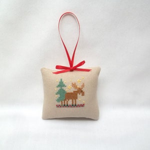 Christmas Tree Ornament, Cross Stitch, Moose, Knob Decor, Ribbon Hanger