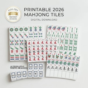 Peut inclure: Un ensemble complet de tuiles de Mahjong imprimables 2026. Les tuiles sont blanches avec divers symboles en vert, rouge et bleu. Comprend des dragons blancs alternatifs et des tuiles joker. Le texte "PRINTABLE 2026 MAHJONG TILES" est affich&eacute;.