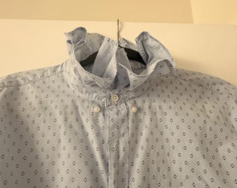 Blusa de mujer con volantes