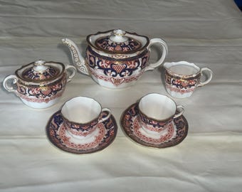 Juego de té inglés de porcelana fina Royal Crown Derby de 7 piezas, 1891-1921.