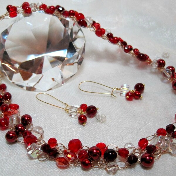 Red Beadwork Necklace Set, handmade wire crochet bead jewelry, crocheted wire necklace