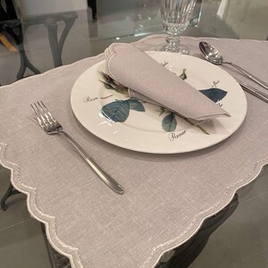 Mantel individual de lino con arco festoneado, juego de manteles individuales modernos para comedor, juego de manteles individuales de tela, regalo de inauguración de casa