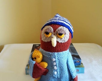 Knitted night owl Alan Dart toy, knitted owl, night owl Alan Dart pattern