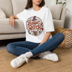 Einfaches Hexen-T-Shirt mit Grafik | T-Shirt mit Halloween-Herbst-Hexenmotiv