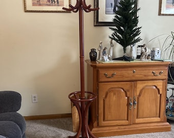 Antique Design Wooden Entryway Coat Tree with 12 Hooks