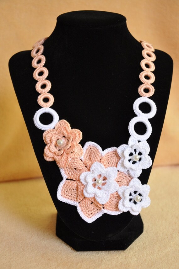 Items similar to Crochet Necklace with Flowers- Knitted ...