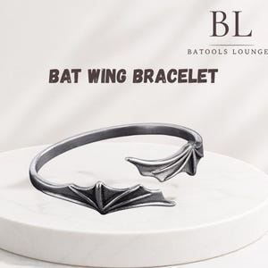 Pulseira Asa de Morcego, Bracelete Gótico de Morcego em Prata de Lei 925, Bracelete Asa de Diabo, Pulseira Ajustável em Prata, Bolsa de Presente em Veludo Preto, Presente de Natal