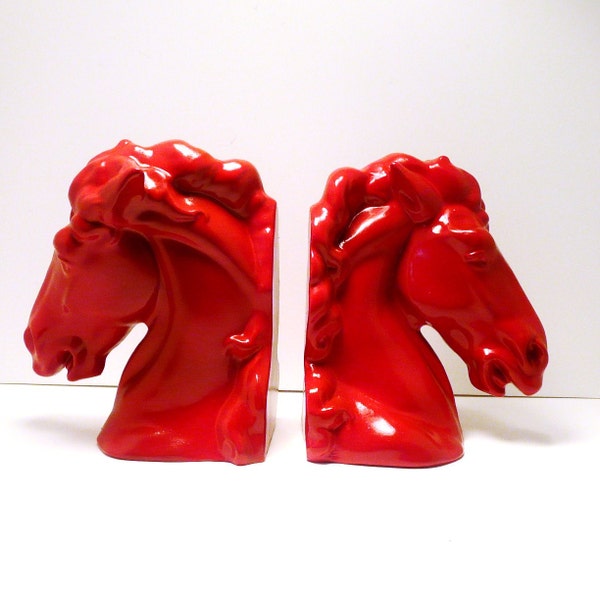 horse head bookends  //  bright red, colorful  //  rustic home decor  //  modern book ends, mid century horses