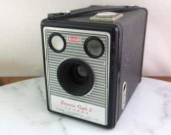 Vintage Kodak Brownie Flash II Box Camera, Kodak Australasia, 1950's Room Decor