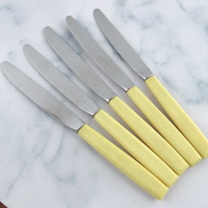 Vintage Set of 5 Faux Bone Handled Knives, Viner&#39;s of Sheffield, Antique Stainless Flatware /  Cutlery