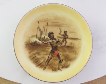 Vintage Australian Aboriginal Display Plate or Trinket Dish,  Pin Tray, 10cm Wide, Throwing Boomerang