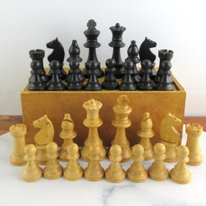 Vintage Hand Carved Boxwood Chessmen, Staunton Chess Set, Knight Made in France, Hardwood Chess Game Pieces, COMPLETE in Wooden Box, Size 4
