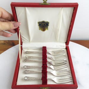 Vintage Art Deco versilberte Kuchengabeln, James Marsden & Sons Made in England, Boxed Set mit 6 EPNS Dessert Gebäckgabeln