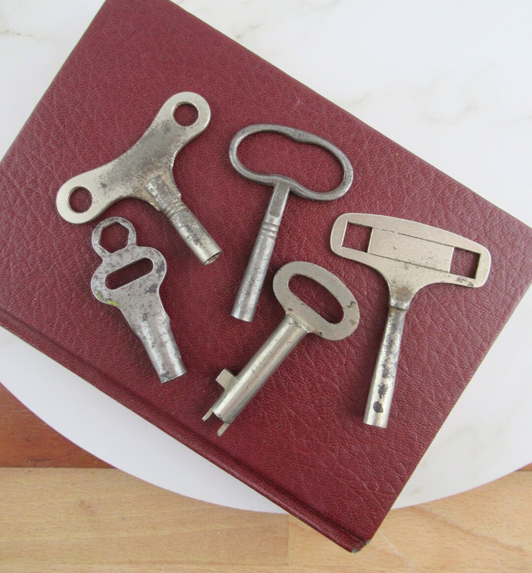 Lot of 5 Vintage Large Metal Clock Keys, Clock Winding Keys, Antique ...