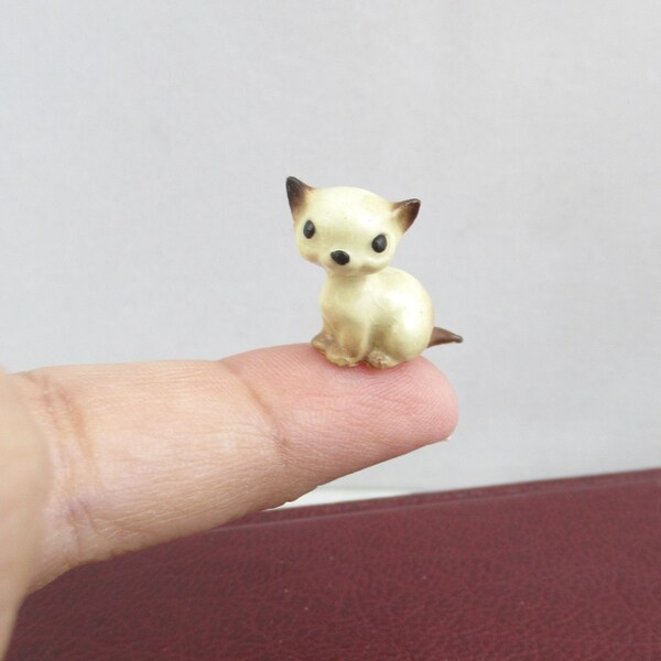 Vintage Miniature Hagen Renaker Siamese Kitten Figurine, Tiny Sitting Siamese Cat