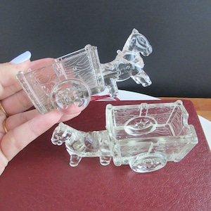 超かわいいヴィンテージクリアプレスガラスのロバとカートのつまようじ/マッチホルダー、オープンソルト、小物入れのペア