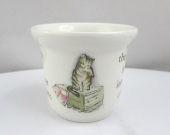 Vintage Wedgwood Beatrix Potter Mrs Tiggy -Winkle Egg Cup, Bone China Made in England, Cute Kitten Speckled Hen Egg Holder,  Peter Rabbit