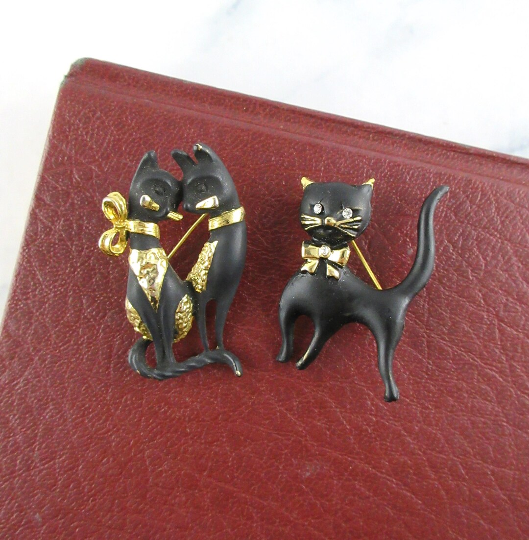 Pair Of Vintage Black Kitty Cat Brooches Cute Matte Black Gold Tone