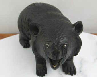 ヴィンテージの手彫りの黒い森の木製クマの置物、黒いクマの木彫り