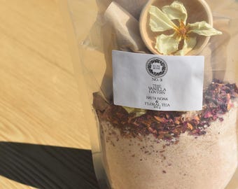 NO.3 VANILLA LOVERS | Soothing Bath Salts & Floral Tea| Epsom | Himalayan and Dead Sea Salt | Wood Scoop Included | 575 g