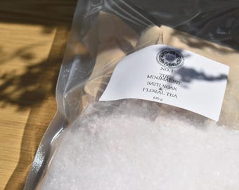 NO.1 The Minimalist | Bath Salts & Floral Tea |Detox | Dead Sea Salt | Epsom | Himalayan Salt | Home Spa Gift | Wood Scoop Included | 850 g