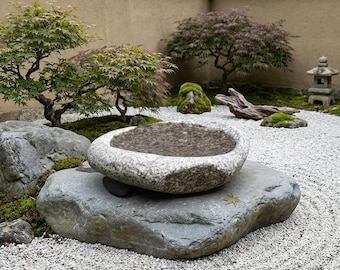 Handcrafted Natural Riverstone Bird Bath – Garden, Patio & Balcony Decor