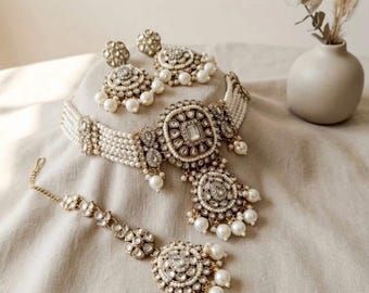 Victoriaanse witte parelketting, bruidsparelchoker, bruiloft parelsieraden, oorbellen Maang Tikka, Indiase bruidssieraden, lichtgewicht
