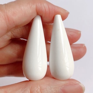 Ágata Blanca Media Parte Superior Perforada Lágrimas Largas Lisas 13x35 mm Un Par C8928